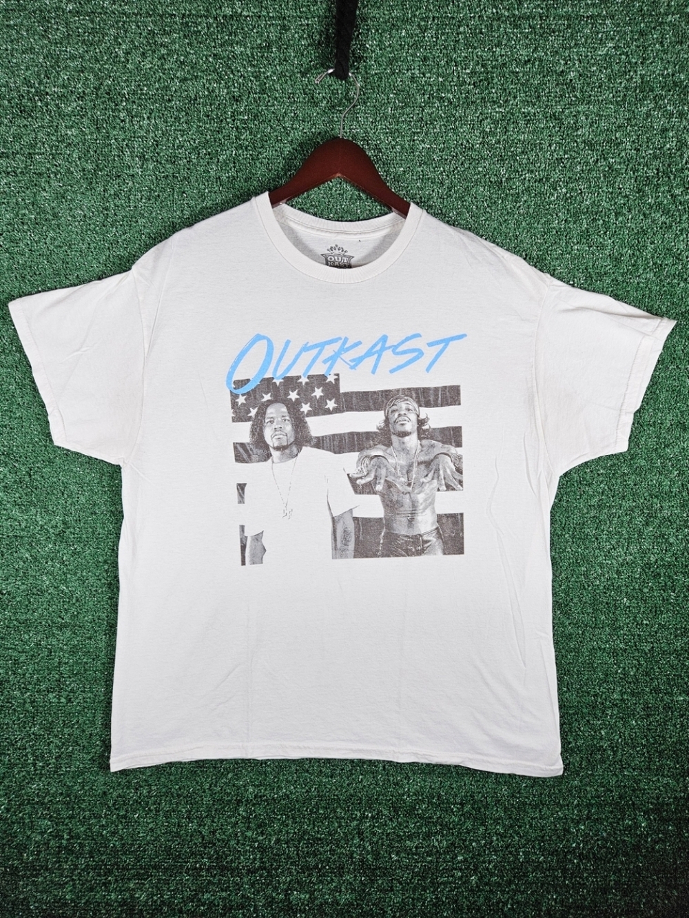 Outkast Graphic Tee / Mens Size XL / Colorway - White, Black, & Blue